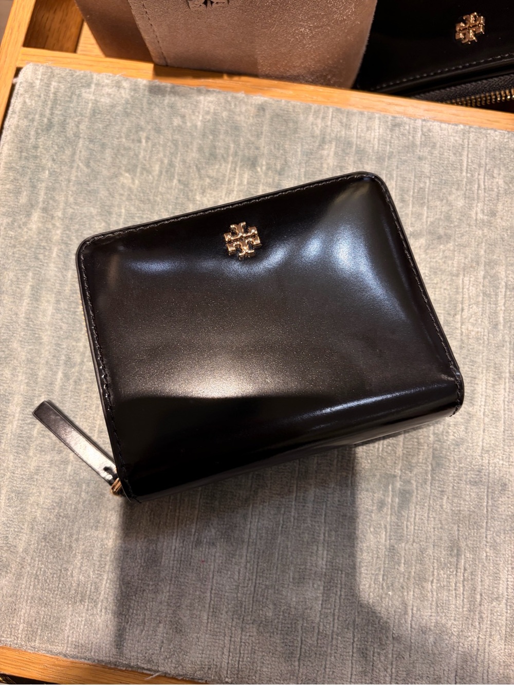 Tory Burch black patten Compact Wallet Thea smooth new with tag